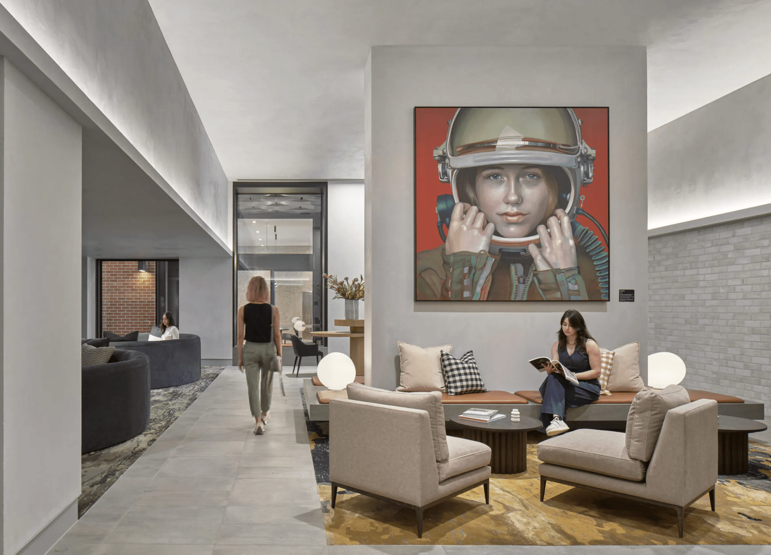 QVM MUNRO Hotel & Retail