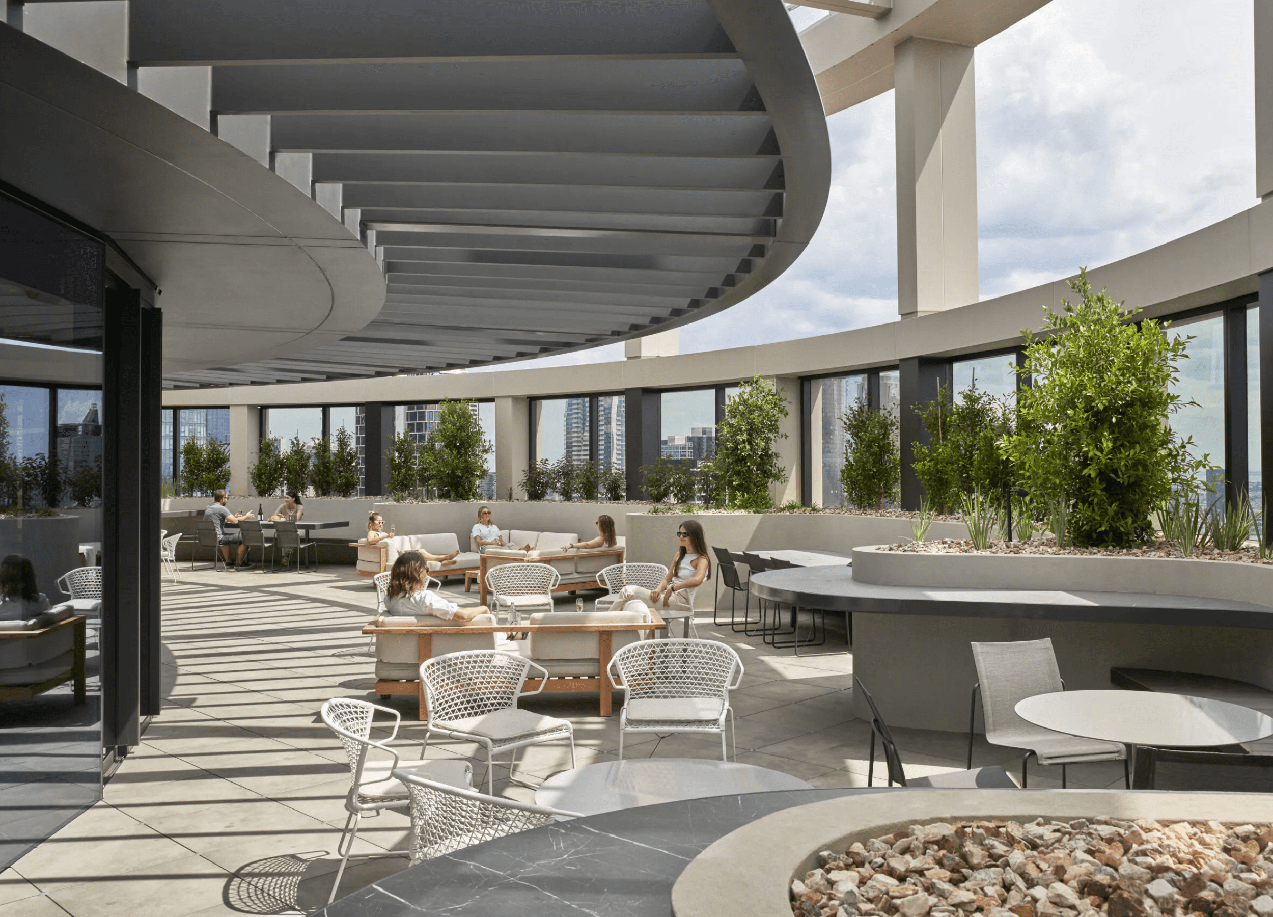 QVM MUNRO Hotel & Retail