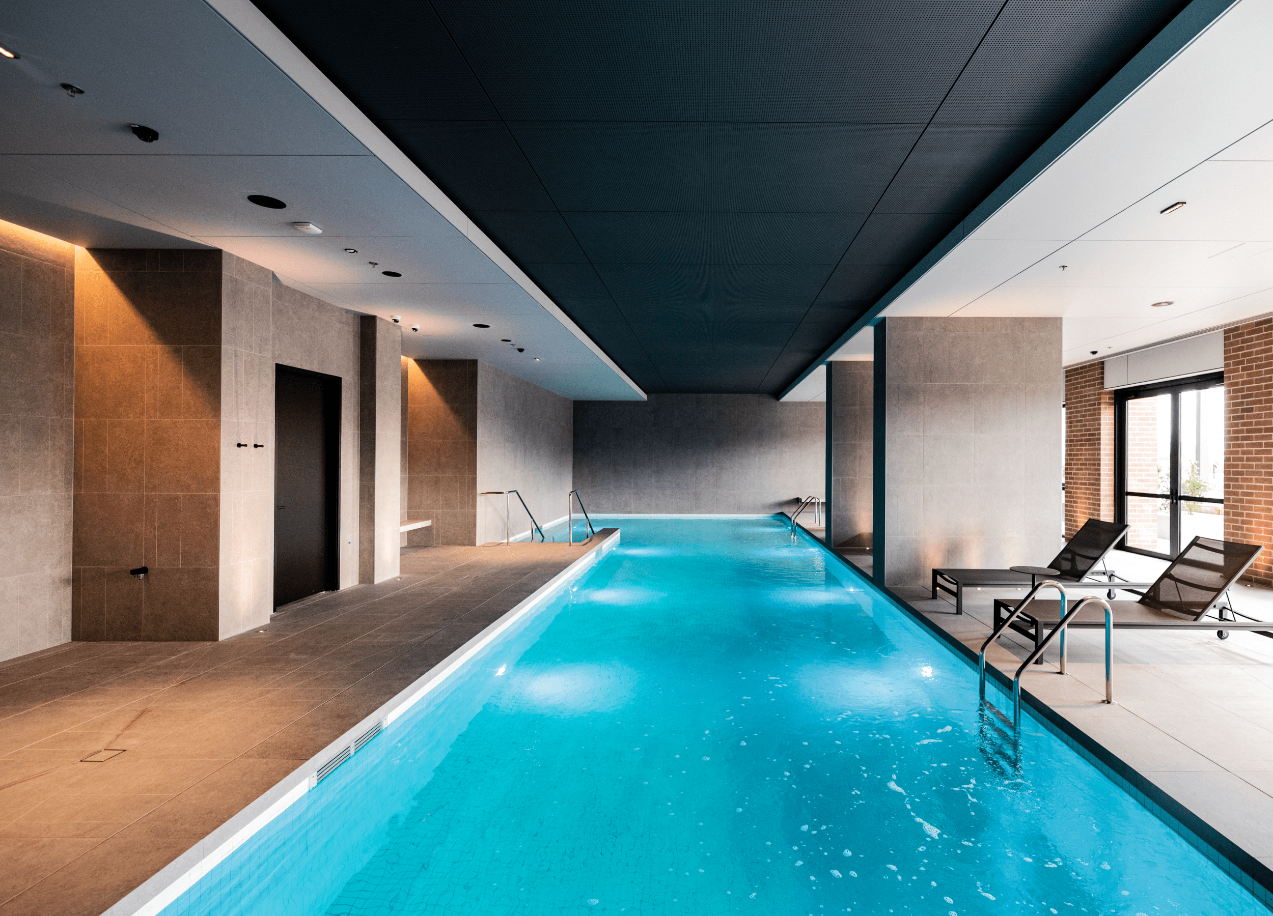 QVM MUNRO Hotel & Retail